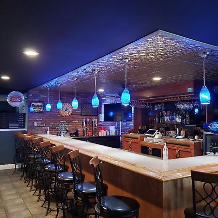 O'Cairns Inn And Suites Ломпок Екстериор снимка